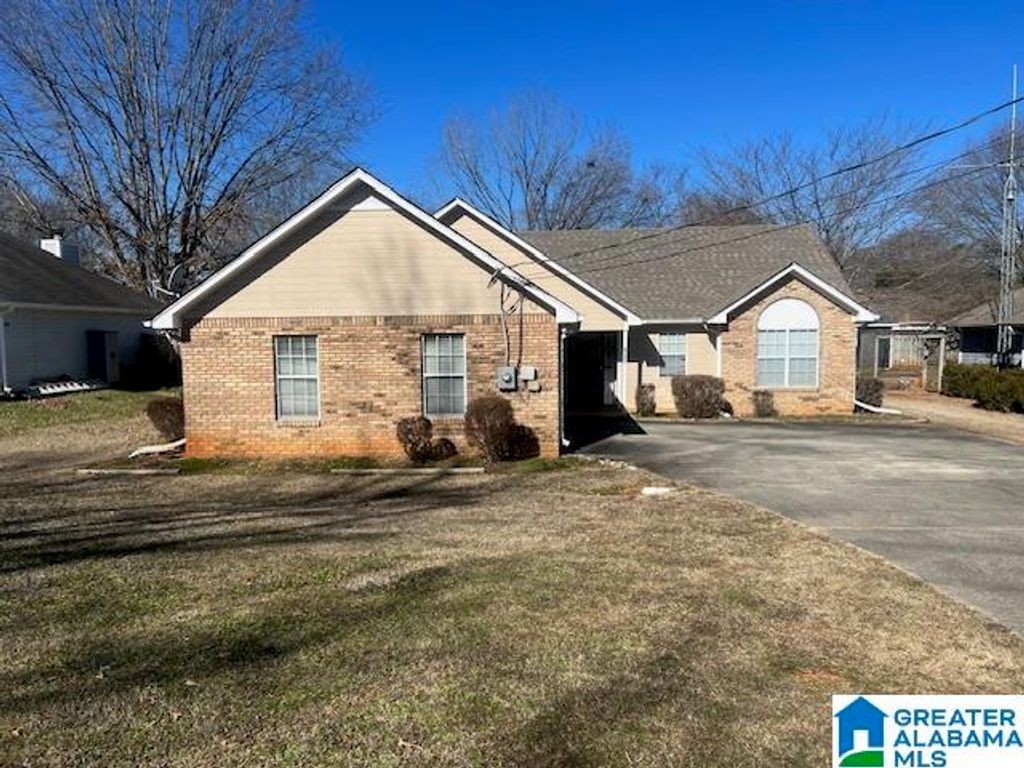 1628 EASTERN VALLEY ROAD, Bessemer, AL 35022