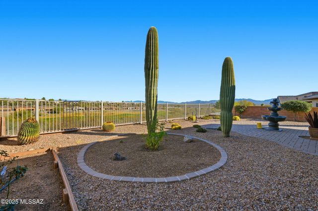 1890 W Acacia Bluffs Drive, Green Valley, AZ 85622