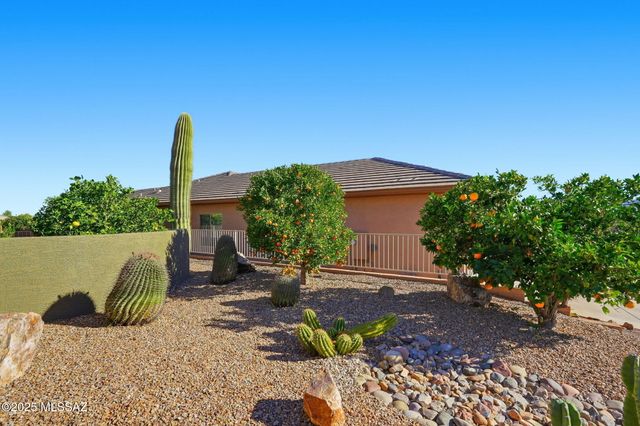 1890 W Acacia Bluffs Drive, Green Valley, AZ 85622