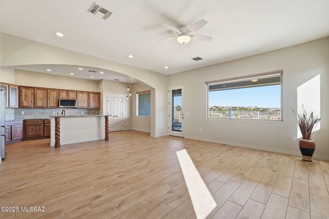 1890 W Acacia Bluffs Drive, Green Valley, AZ 85622