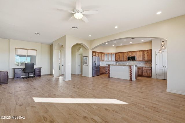 1890 W Acacia Bluffs Drive, Green Valley, AZ 85622