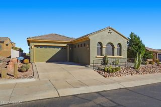 1890 W Acacia Bluffs Drive, Green Valley, AZ 85622