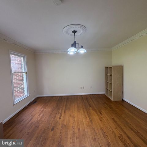3502 HOLLY RD, Annandale, VA 22003