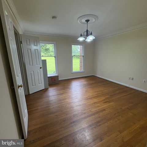 3502 HOLLY RD, Annandale, VA 22003