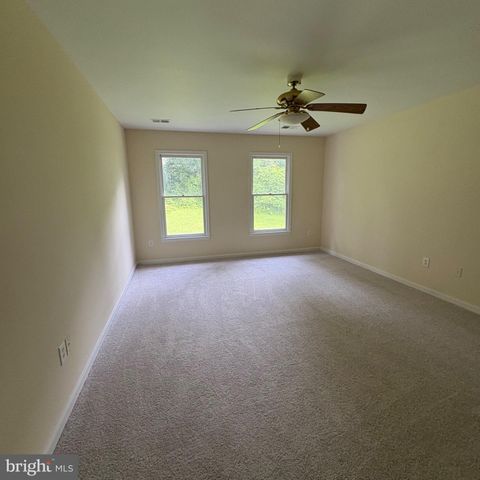 3502 HOLLY RD, Annandale, VA 22003