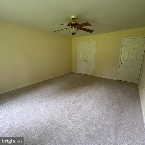 3502 HOLLY RD, Annandale, VA 22003