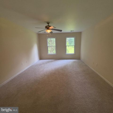 3502 HOLLY RD, Annandale, VA 22003