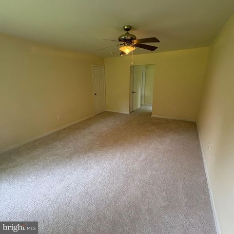 3502 HOLLY RD, Annandale, VA 22003