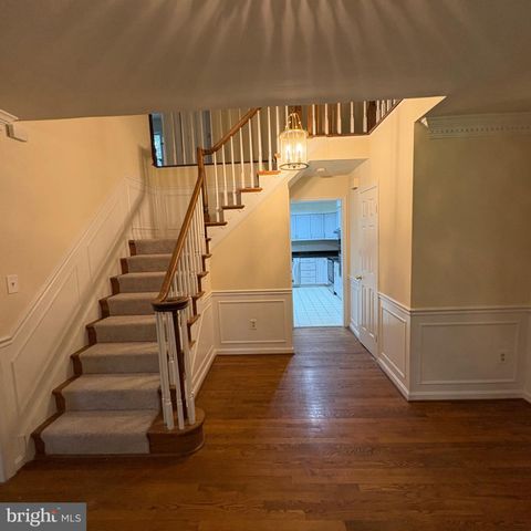 3502 HOLLY RD, Annandale, VA 22003