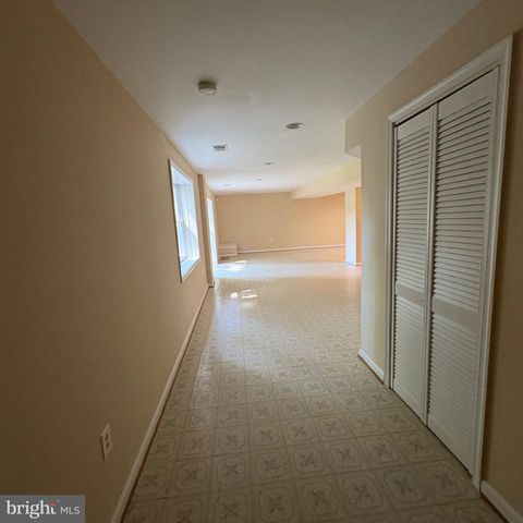 3502 HOLLY RD, Annandale, VA 22003