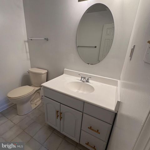 3502 HOLLY RD, Annandale, VA 22003