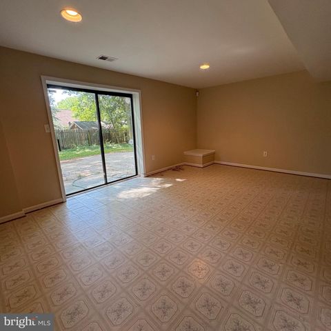 3502 HOLLY RD, Annandale, VA 22003