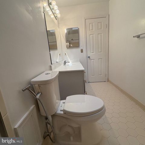 3502 HOLLY RD, Annandale, VA 22003