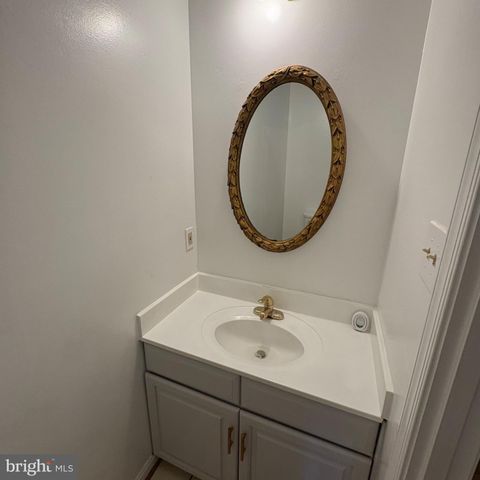 3502 HOLLY RD, Annandale, VA 22003