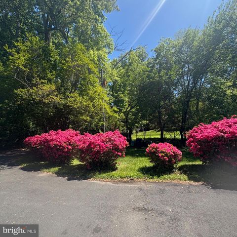 3502 HOLLY RD, Annandale, VA 22003