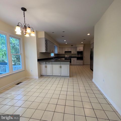 3502 HOLLY RD, Annandale, VA 22003