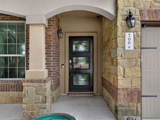 700 Ledge Stone DR, Austin, TX 78737
