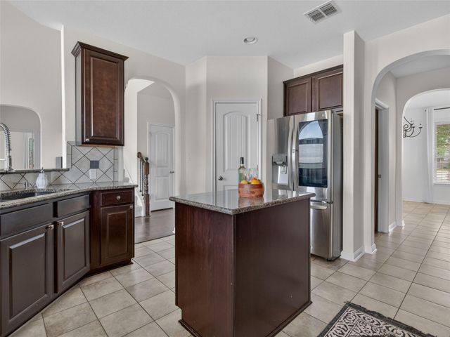 700 Ledge Stone DR, Austin, TX 78737