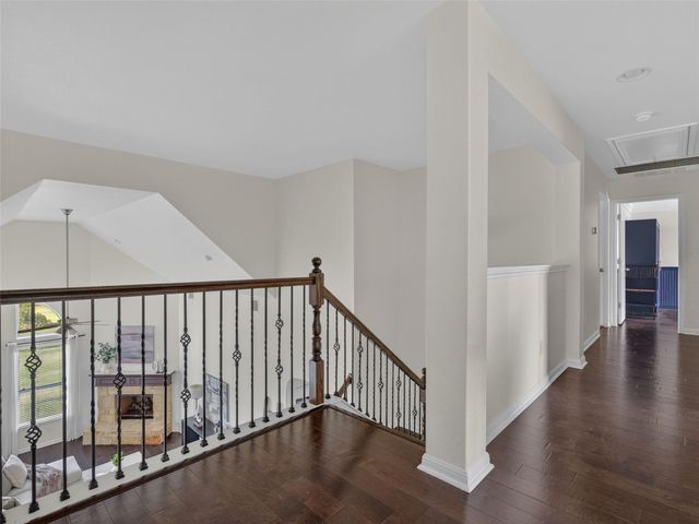 700 Ledge Stone DR, Austin, TX 78737