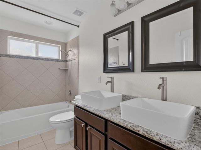 700 Ledge Stone DR, Austin, TX 78737