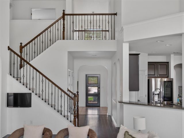 700 Ledge Stone DR, Austin, TX 78737