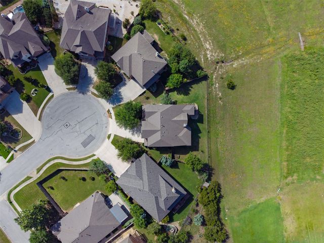 700 Ledge Stone DR, Austin, TX 78737
