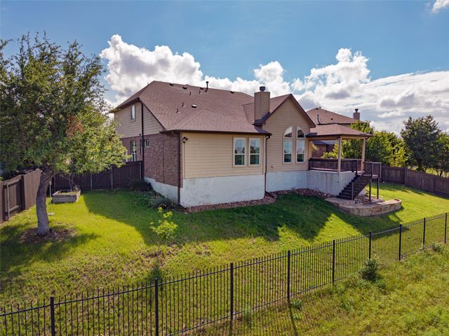 700 Ledge Stone DR, Austin, TX 78737