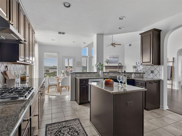 700 Ledge Stone DR, Austin, TX 78737