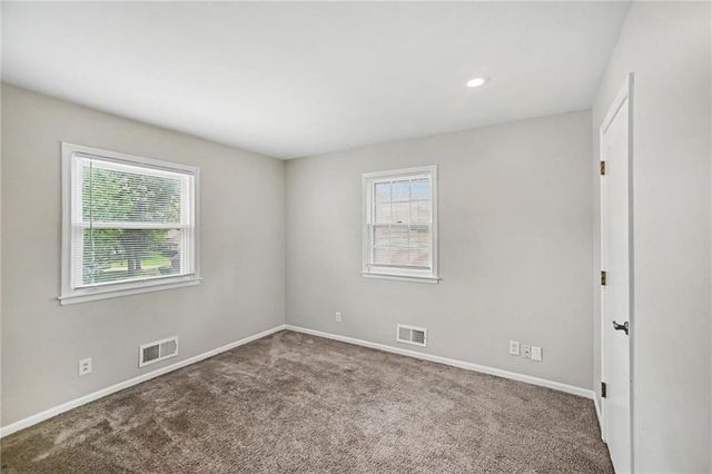 11901 E 54th Terrace, Kansas City, MO 64133
