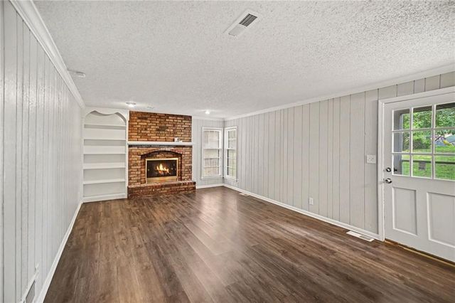 11901 E 54th Terrace, Kansas City, MO 64133