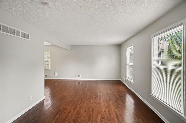 11901 E 54th Terrace, Kansas City, MO 64133