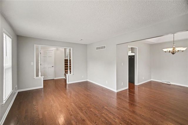 11901 E 54th Terrace, Kansas City, MO 64133