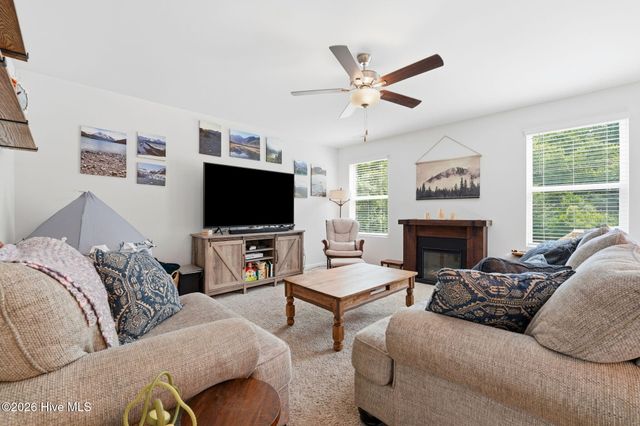 169 Hedge Hunter Court, Raeford, NC 28376