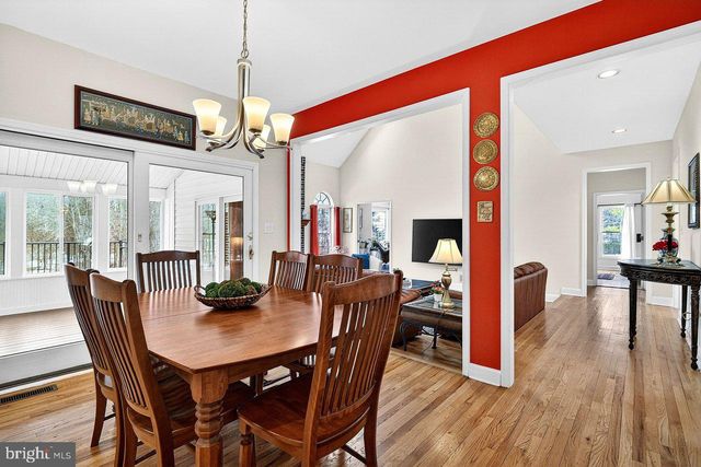 23 SILVERS, Cranbury, NJ 08512