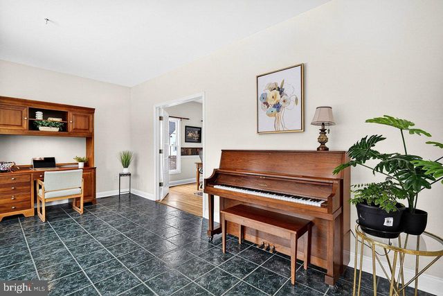 23 SILVERS, Cranbury, NJ 08512