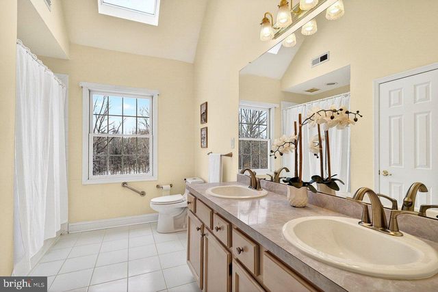 23 SILVERS, Cranbury, NJ 08512