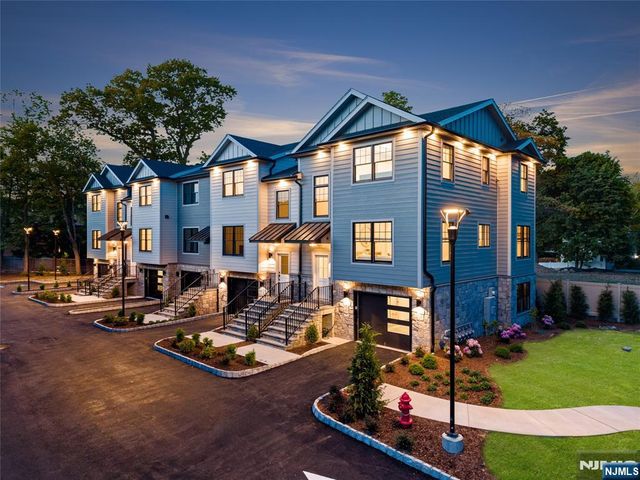 72 Lake Avenue, Midland Park, NJ 07432