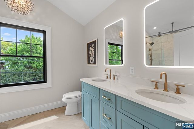 72 Lake Avenue, Midland Park, NJ 07432