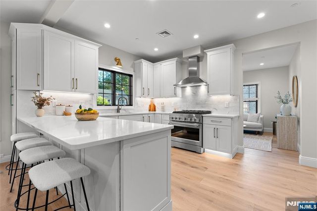 72 Lake Avenue, Midland Park, NJ 07432