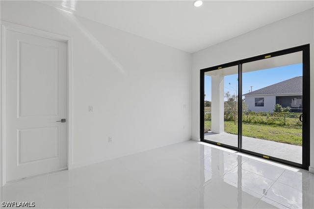 602 NW 25th TER, Cape Coral, FL 33993