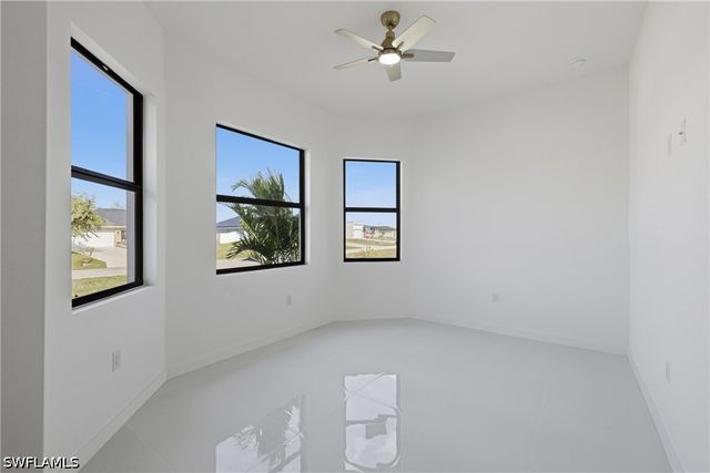 602 NW 25th TER, Cape Coral, FL 33993