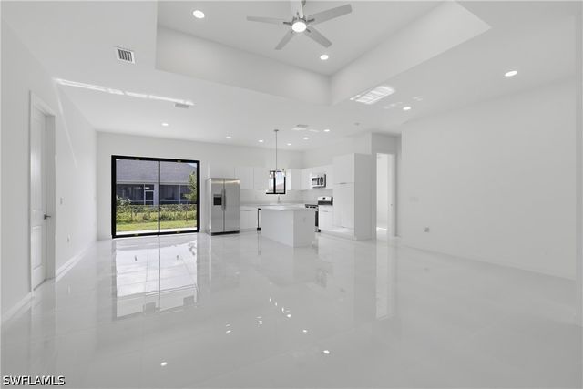 602 NW 25th TER, Cape Coral, FL 33993