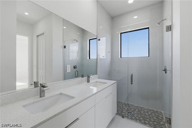 602 NW 25th TER, Cape Coral, FL 33993