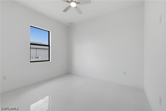 602 NW 25th TER, Cape Coral, FL 33993