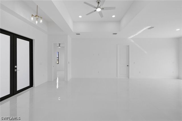 602 NW 25th TER, Cape Coral, FL 33993