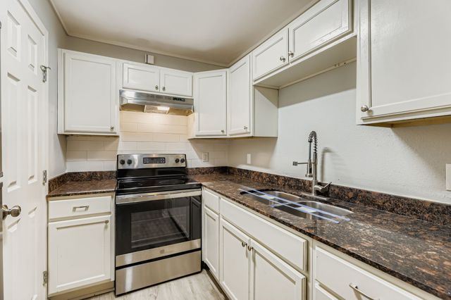 233 Creek Cove Drive, Dallas, TX 75217