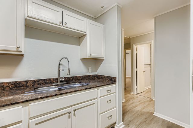 233 Creek Cove Drive, Dallas, TX 75217