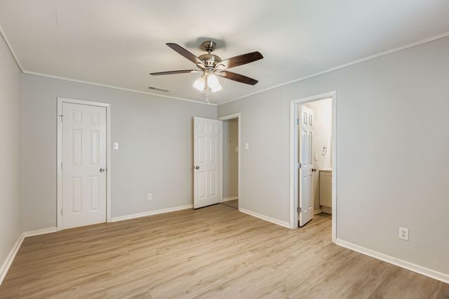 233 Creek Cove Drive, Dallas, TX 75217