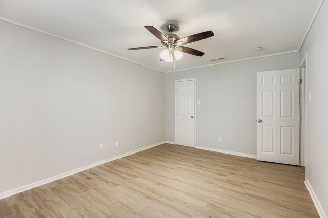 233 Creek Cove Drive, Dallas, TX 75217