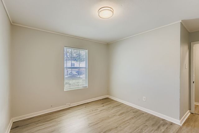 233 Creek Cove Drive, Dallas, TX 75217